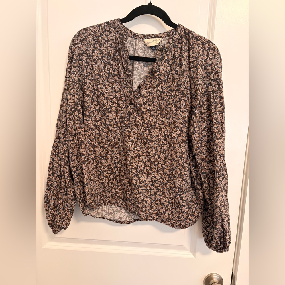 Universal thread poet blouse